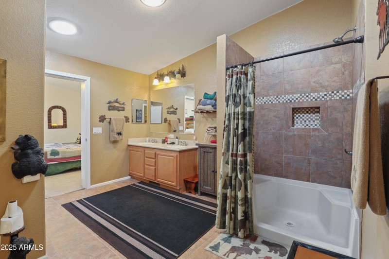Guest Bath 1