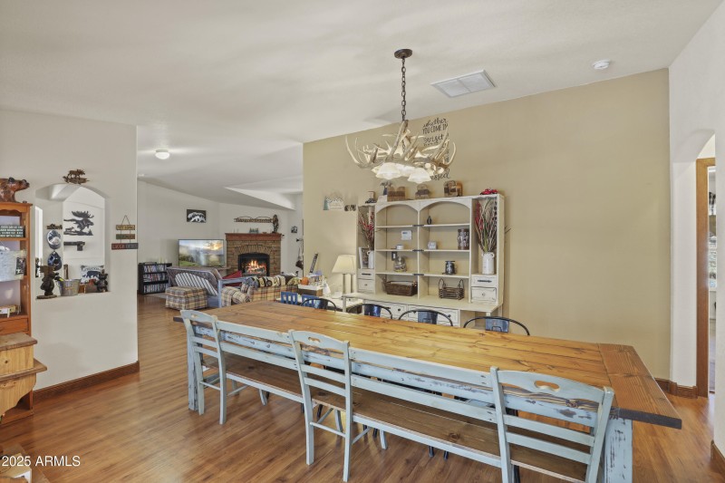 Dining 2