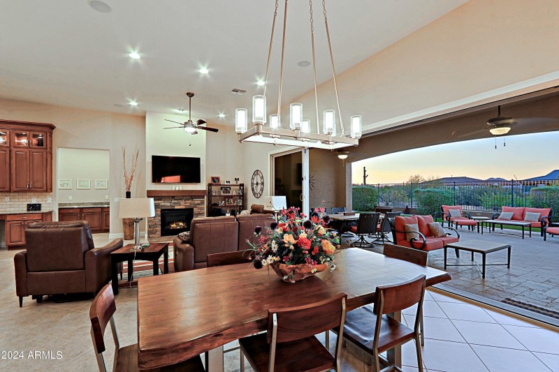 Dining 2
