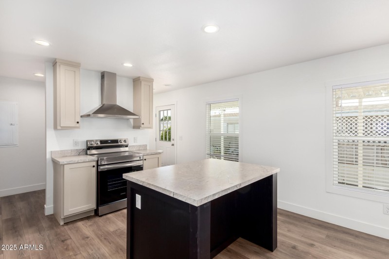 13 Union Hills