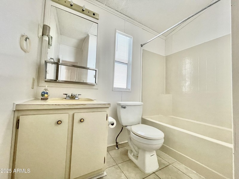 CRISMON83GUESTBATH
