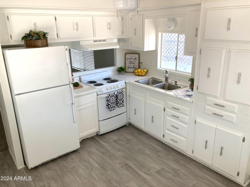 KITCHEN-OVEN-1