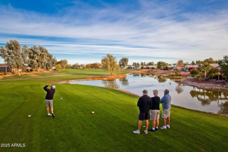 PEM-golf-friends