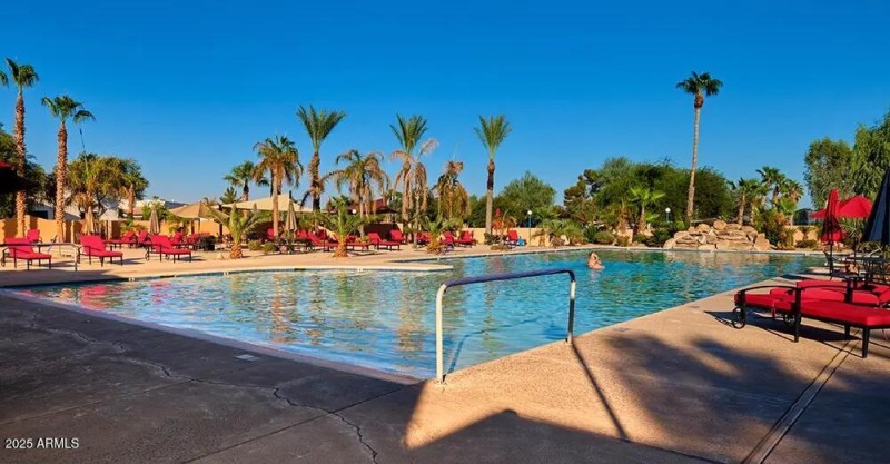 Pueblo-pool-2-web