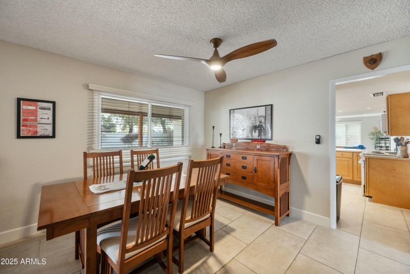 1407 E Laguna Dr