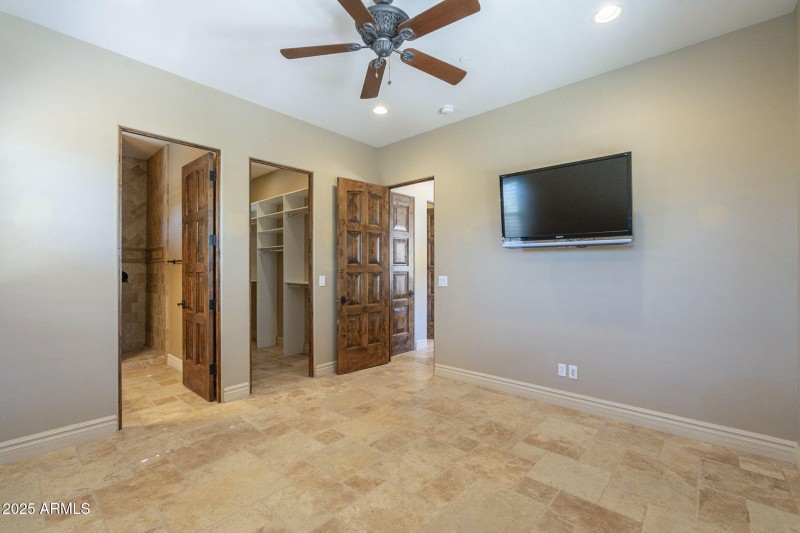 Casita bedroom , bath and closet (2)
