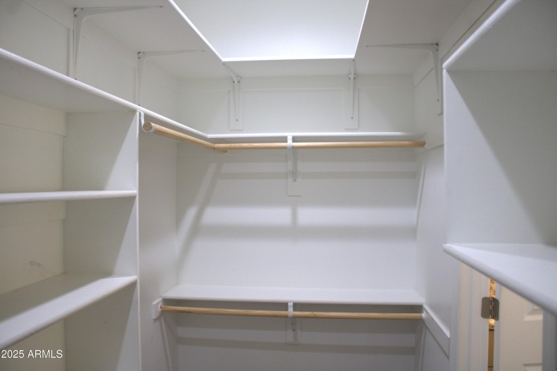 Walking Closet MB 2