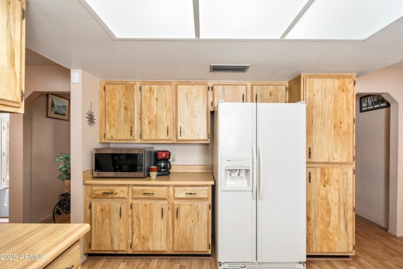 Dakota Kitchen Frig