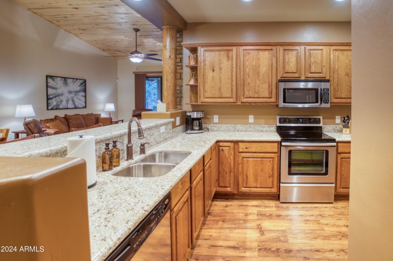 009_Kitchen