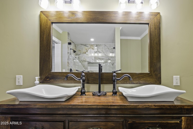 Primary vanity