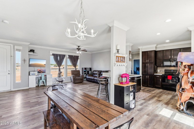 8-web-or-mls-N Felix Rd-008