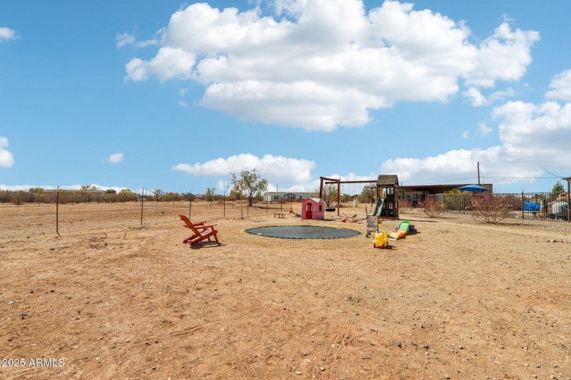 35-web-or-mls-N Felix Rd-035