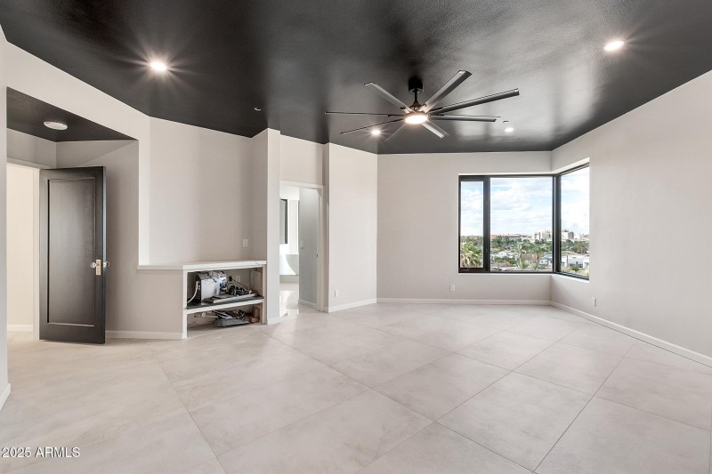 1040 E Osborn 404-29