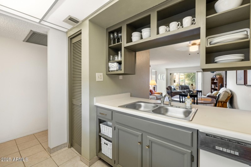 7436 E Chaparral Rd Unit B103 Scottsdale