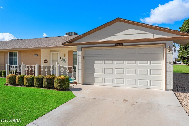 10611 W Camelot Cir