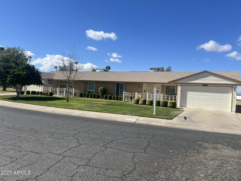 10611 W Camelot Cir