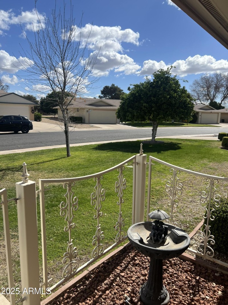 10611 W Camelot Cir