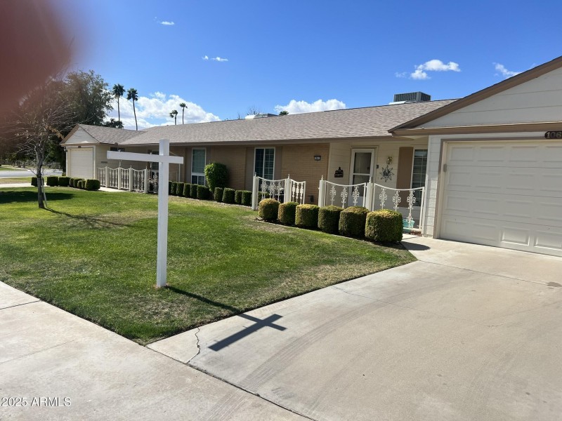 10611 W Camelot Cir