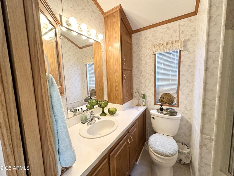 FABULOUS VANITY SPACE