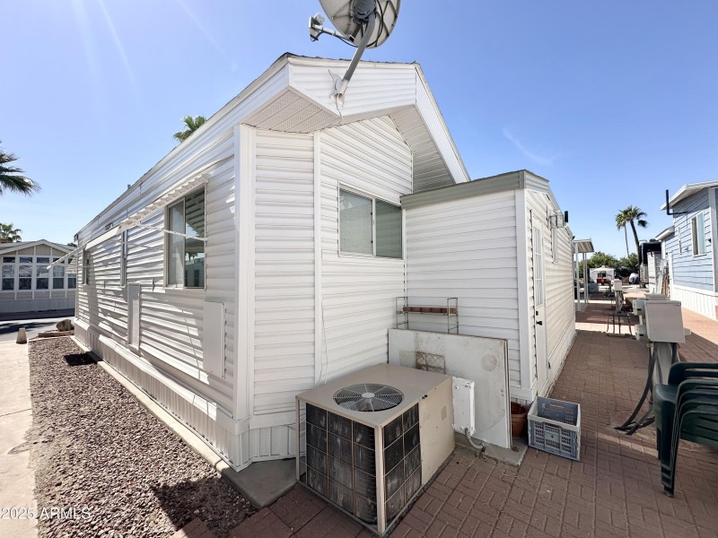 GRAND BACK PATIO