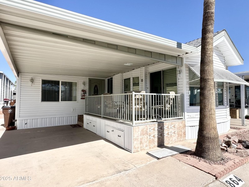 SPACIOUS CARPORT
