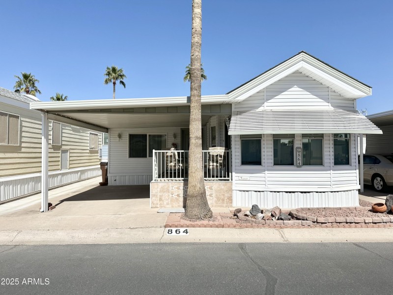 FABULOUS CURB APPEAL