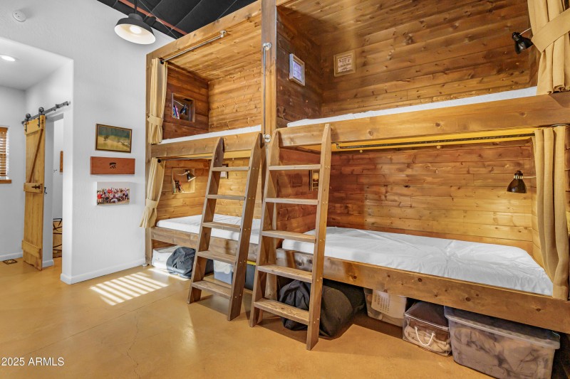 Motel IX