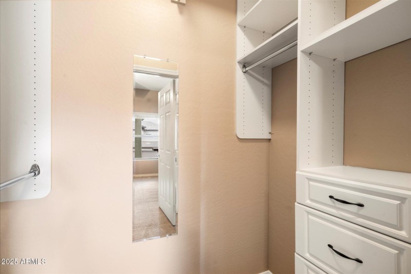 bdrm 2 walk in closet