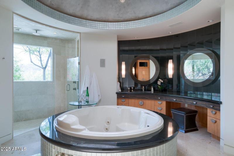 20231002012206228988000000-o