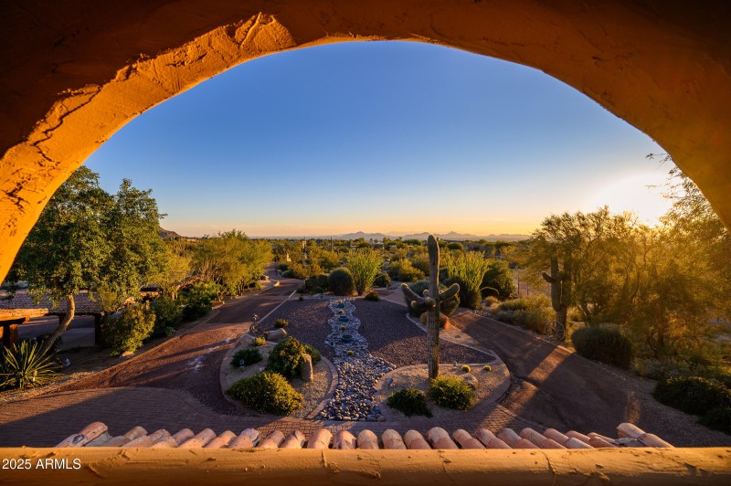 Observation/Scenic Overlook Front