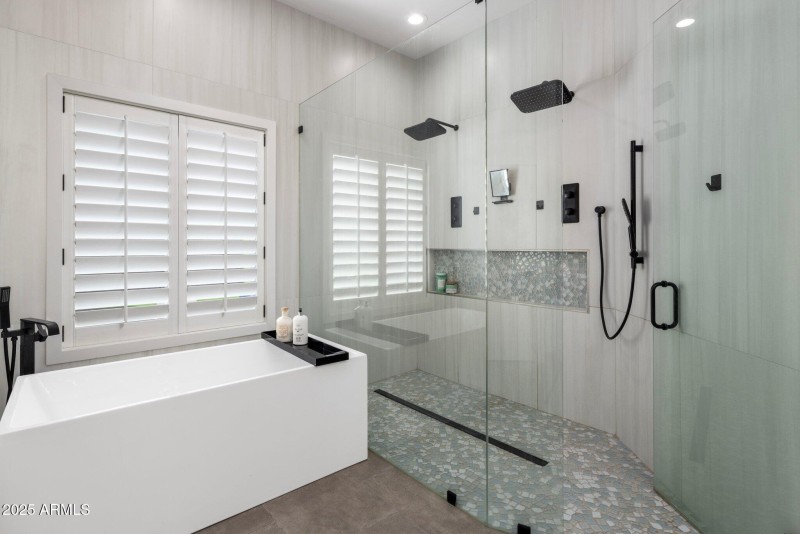 Soaking Tub and Shower