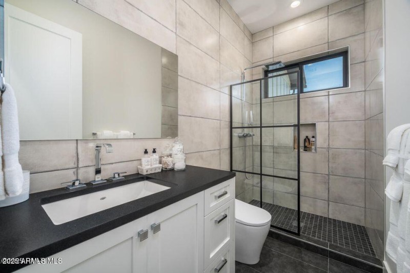 Guest bath 1