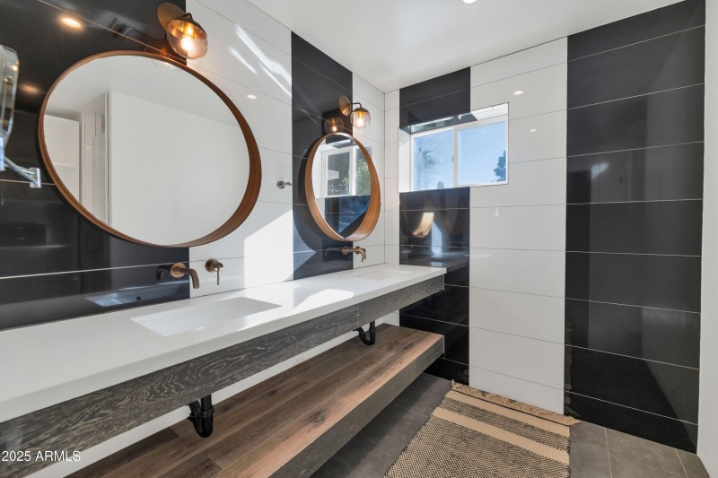 Dual Vanity Primary Bath
