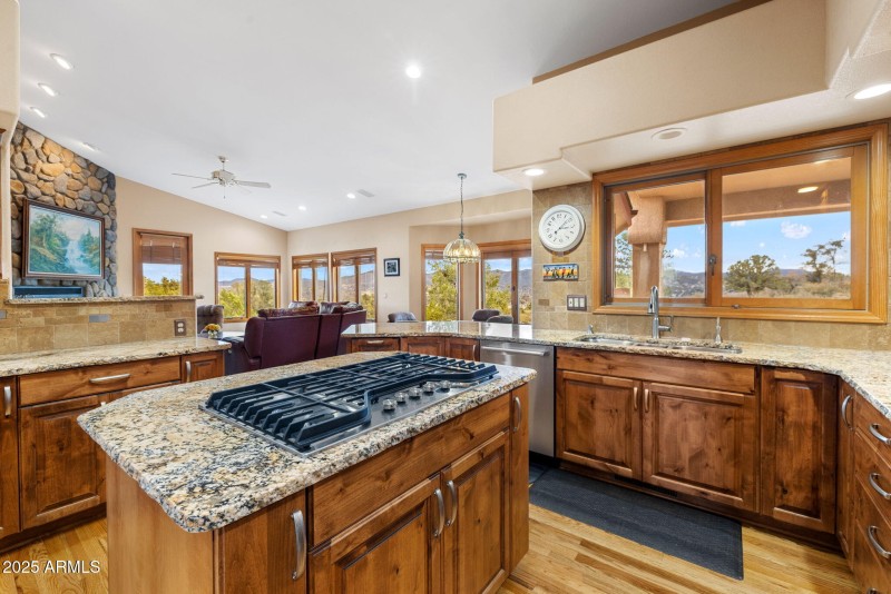21-Kitchen (1)