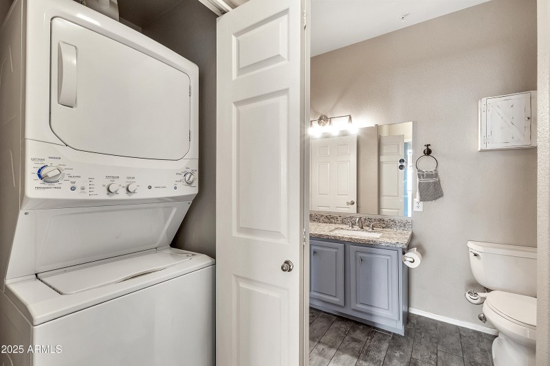 15380 N 100th St 2098-23