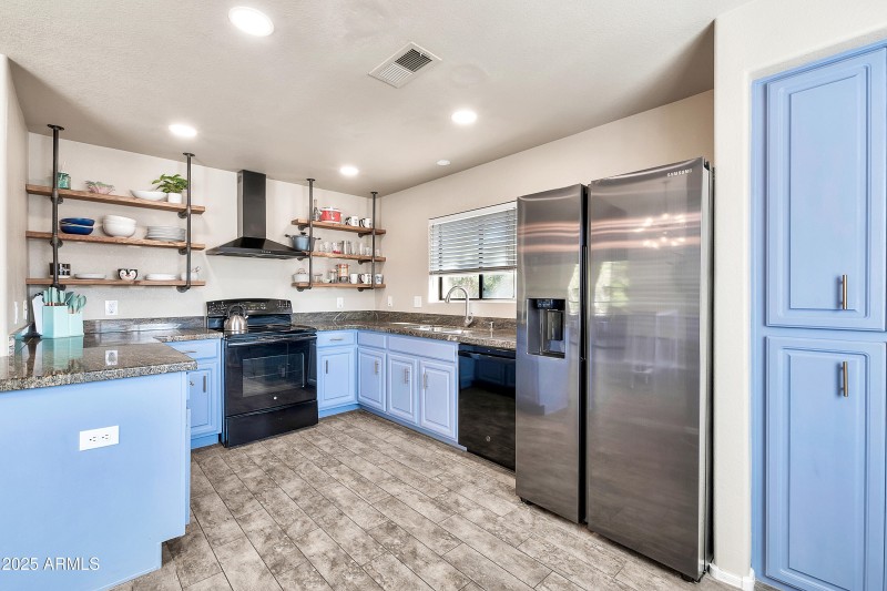15380 N 100th St 2098-13
