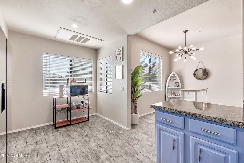 15380 N 100th St 2098-14