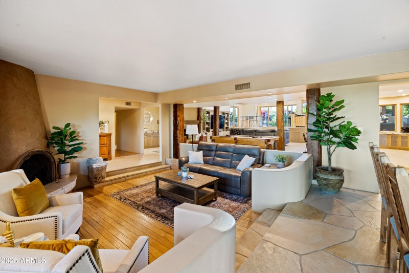 Valley Room/Living Room
