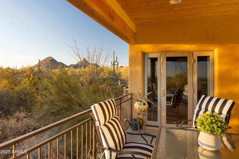 Guest House Private viewing patio