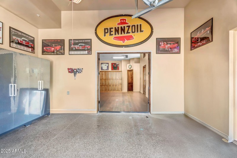 Entry to showroom 2 (3)