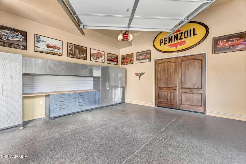 1 Car Garage