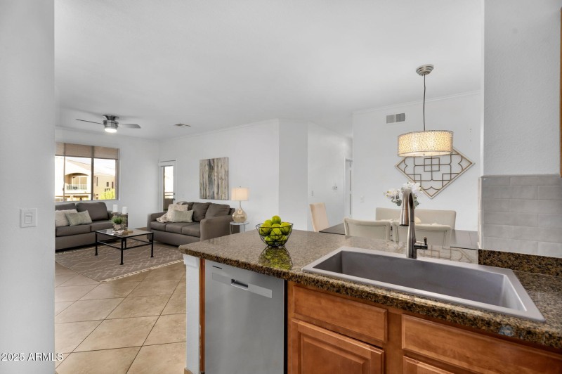 8-web-or-mls-Desert Foothills-07