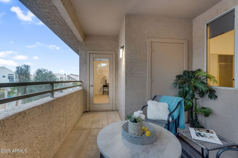 22-web-or-mls-Desert Foothills-21