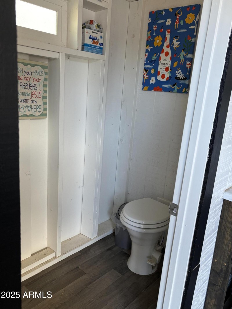 Koa Style Toilet Area