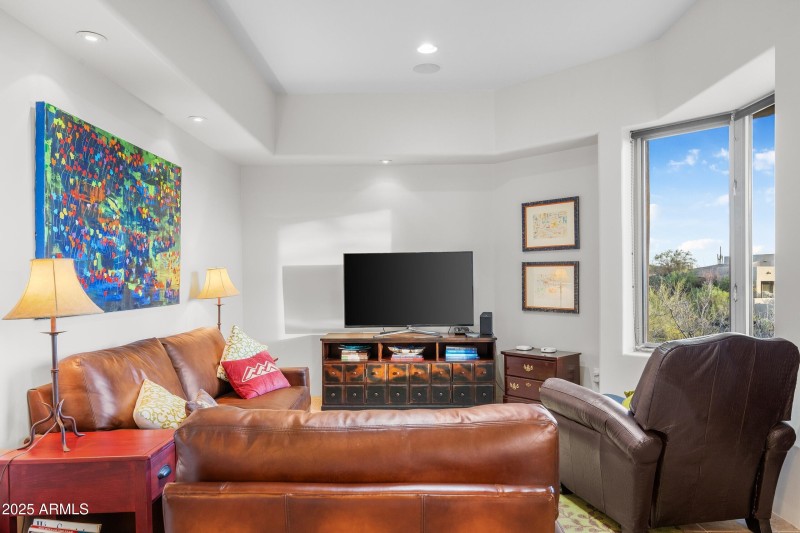 011_Family Room