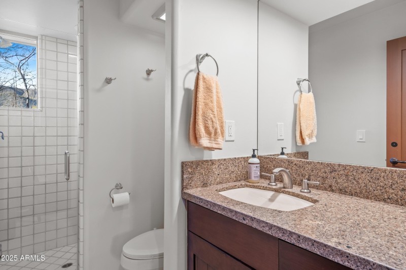 027_Office Bath or Guest Ensuite 3