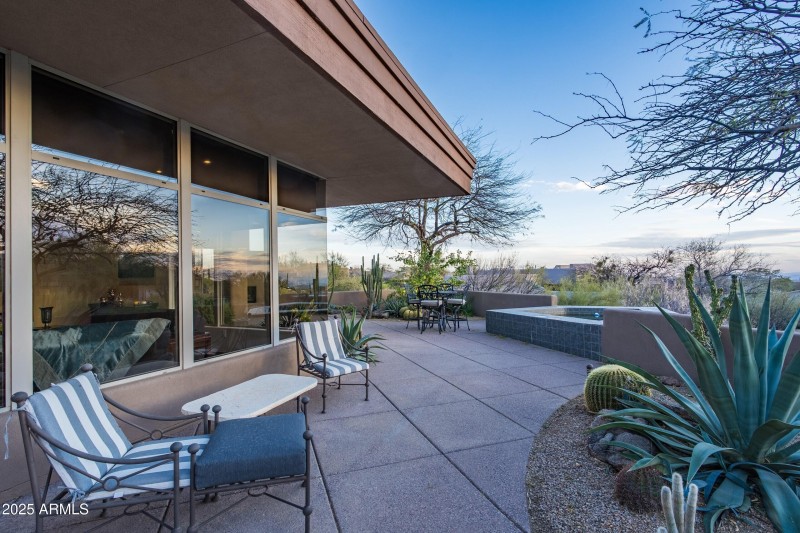 030_Wrap Around Patio