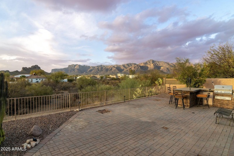 Amazing backyard VIEWS