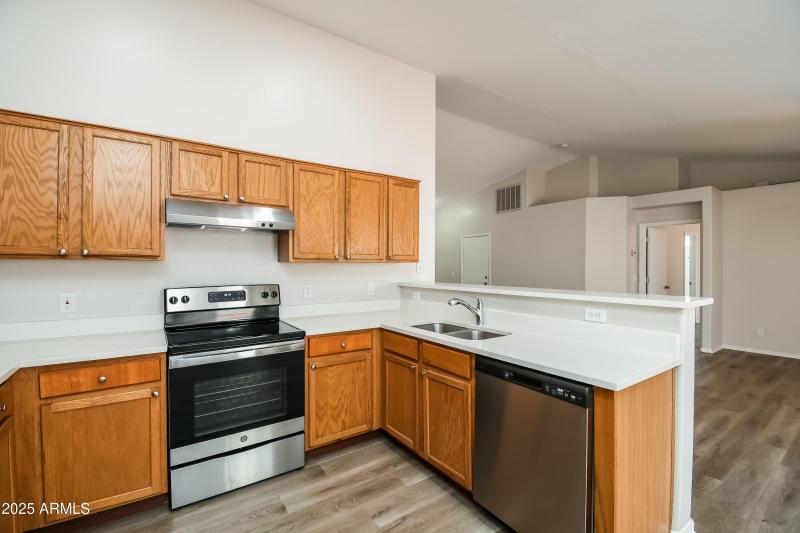 001-photo-kitchen-14351789