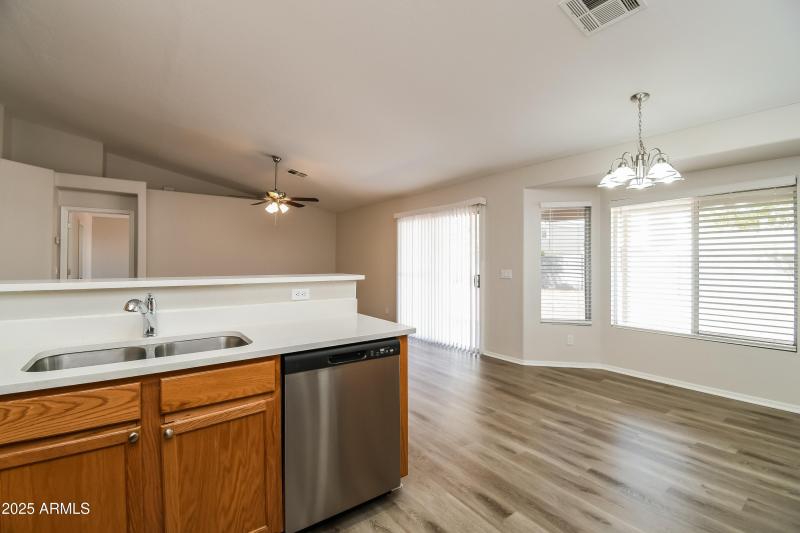 002-photo-kitchen-14351790
